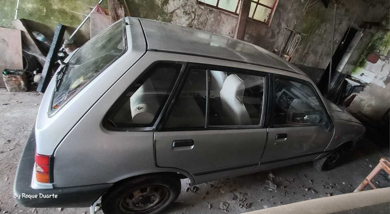 Vende-se veículo clássico Pontiac Firefly de 1988 com caixa automática