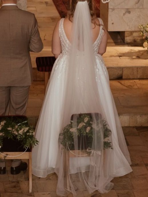 Suknia ślubna r. 48