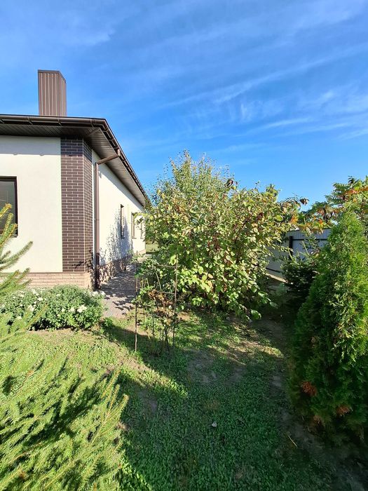 Продам будинок в якому живе любов.