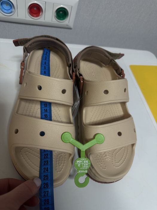 Шльопанці сандалі Crocs Classic Hiker