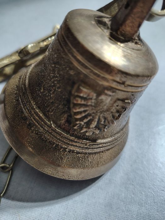 Mosiężny dzwon ścienny