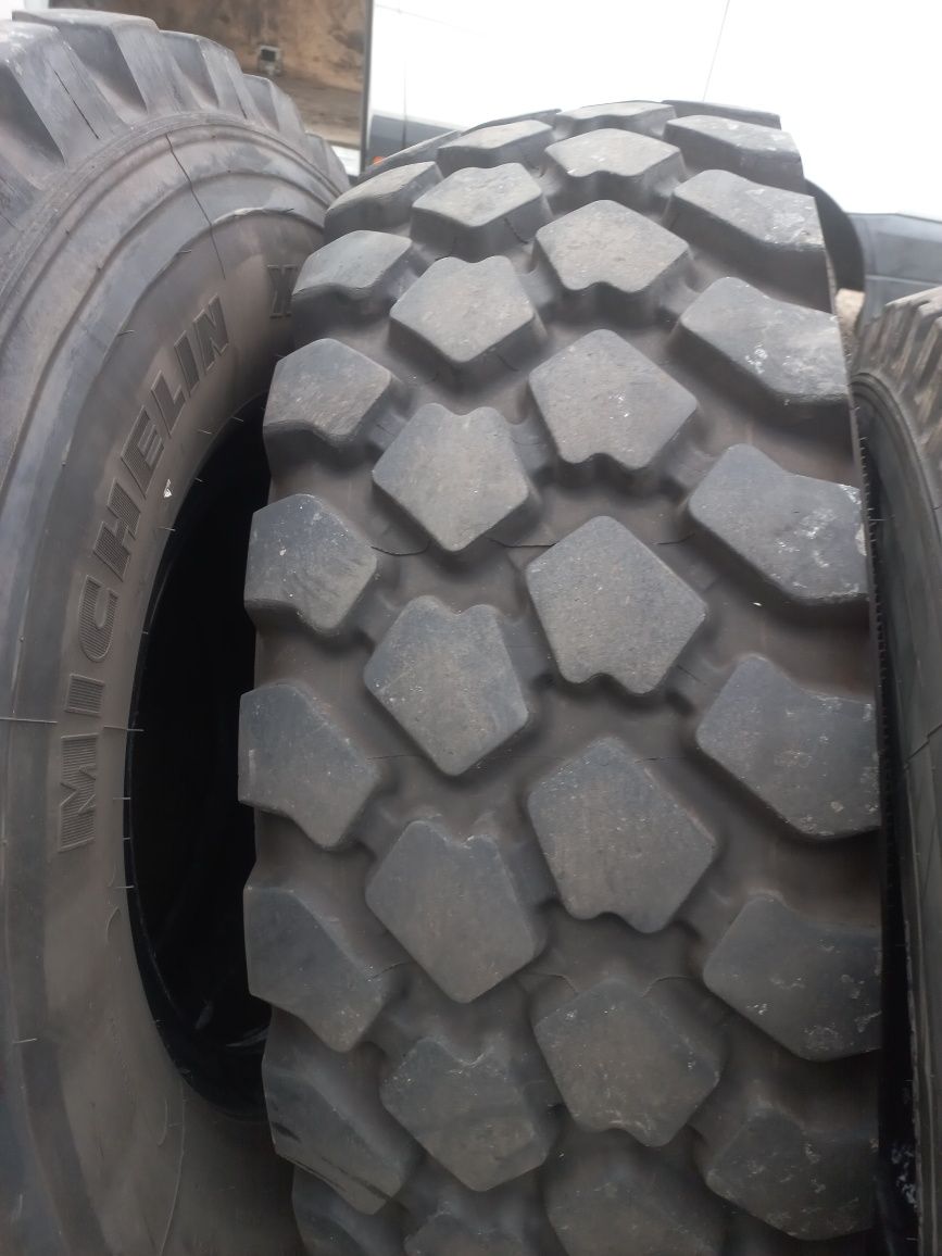 Opony 395/85R20 Michelin.