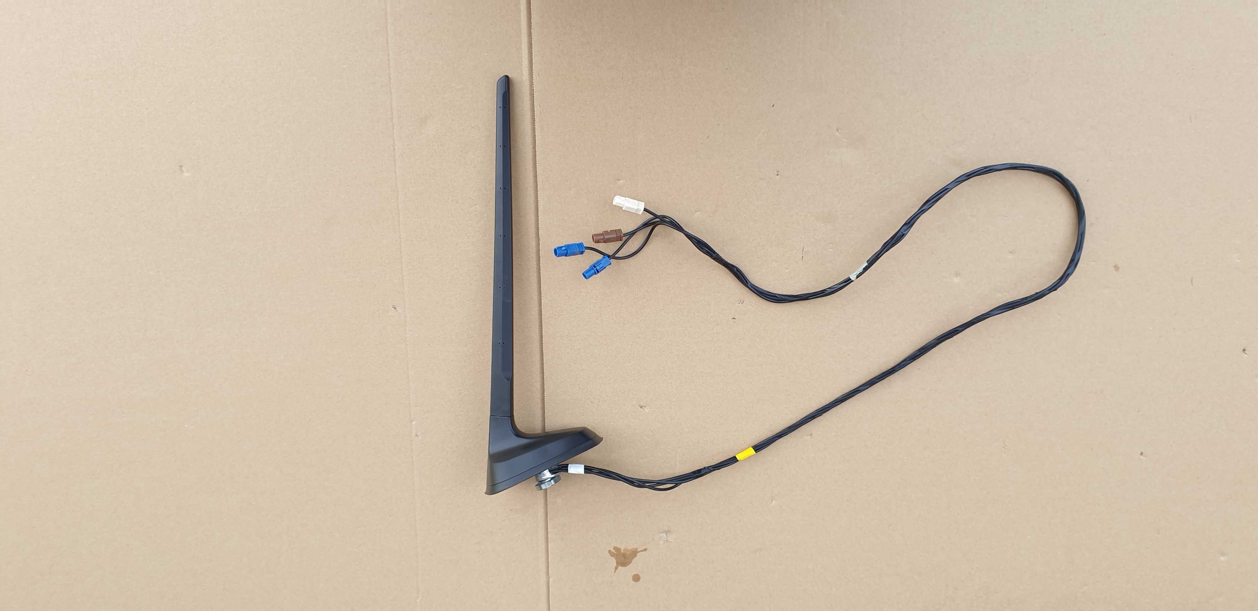 Dacia Sandero Stepway III 3 antena dachowa GPS