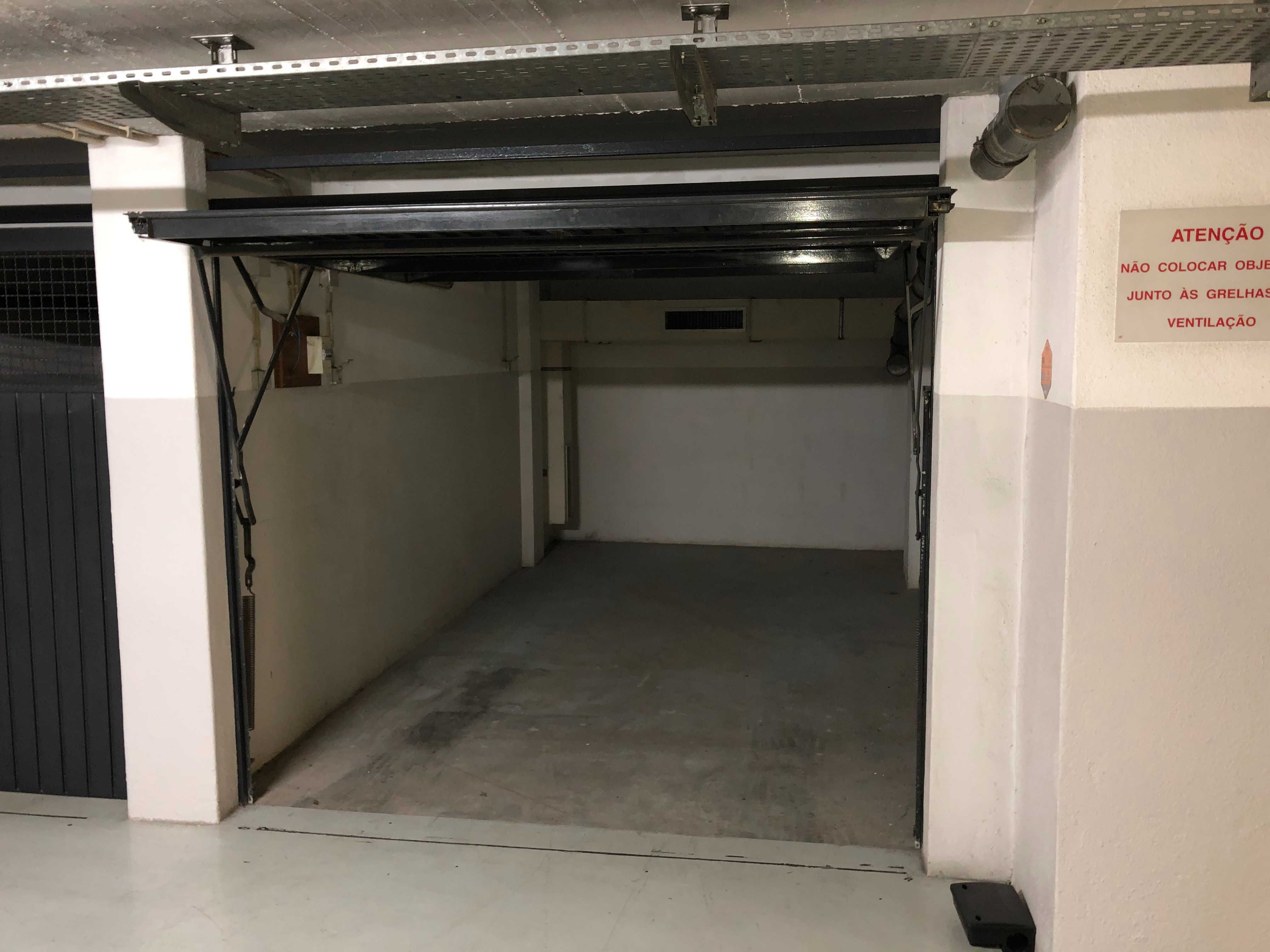 Alugo Garagem Box no Parque das Nações