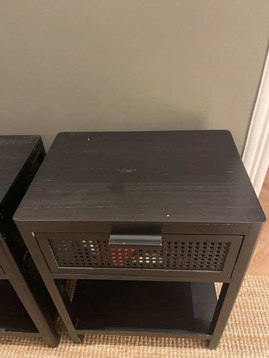 2 Mesas de cabeceira