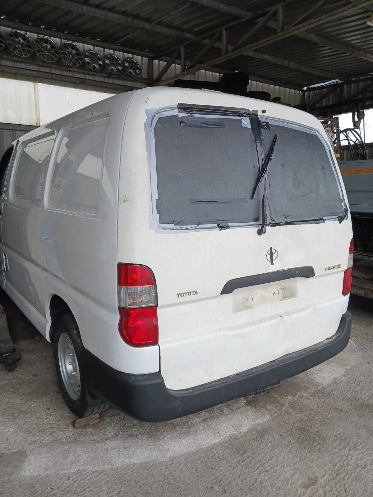 Toyota Hiace a peças (sem motor)