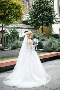 Свадебное платье от Couture со шлейфом