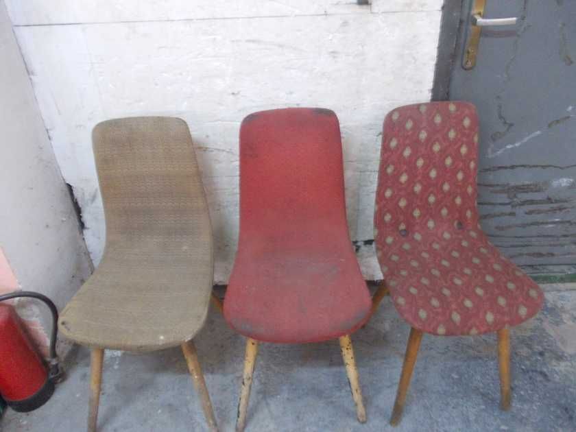 Stare drewniane krzesła patyczaki PRL vintage