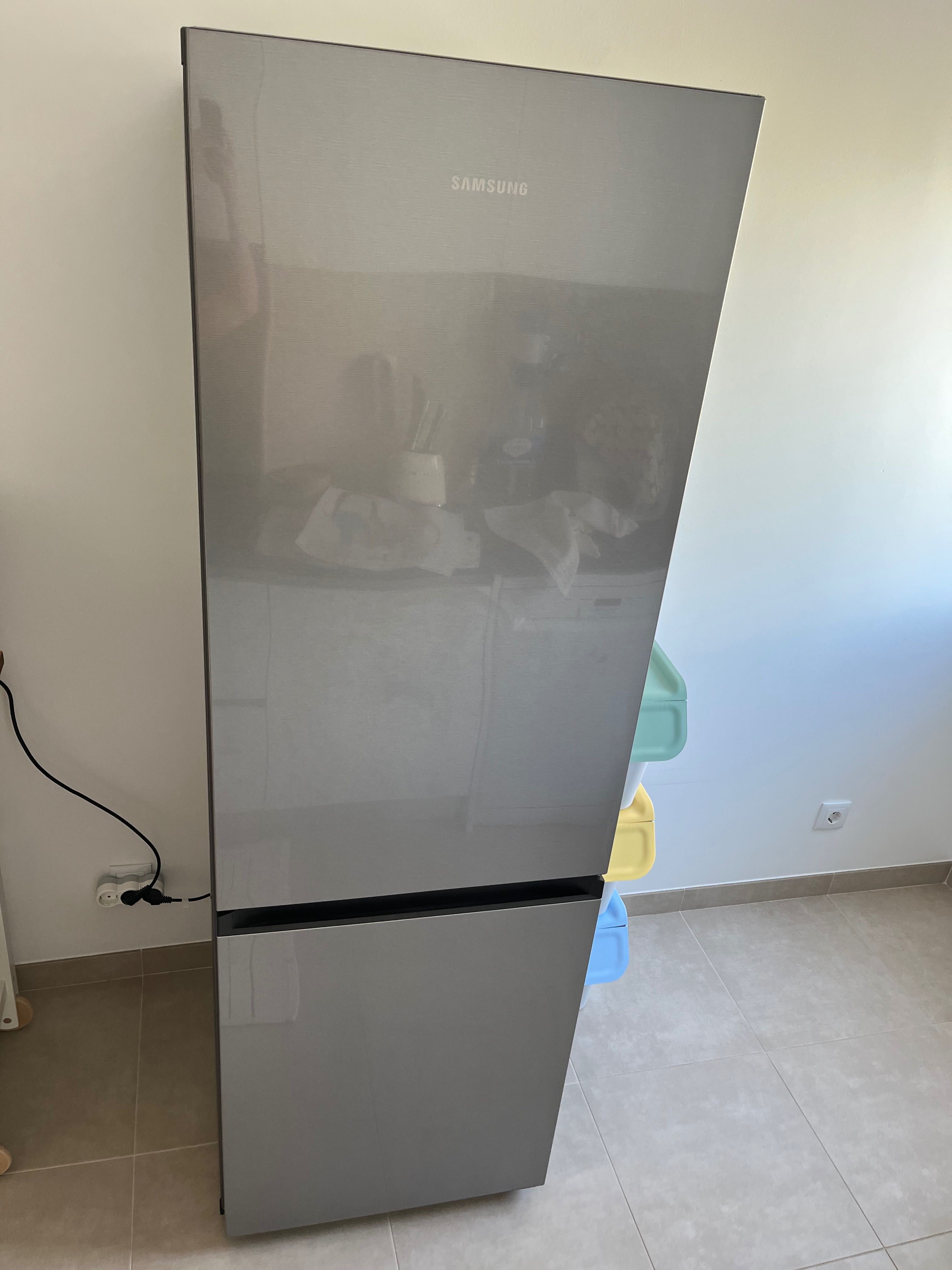 Frigorífico Samsung pouco usado com garantia
