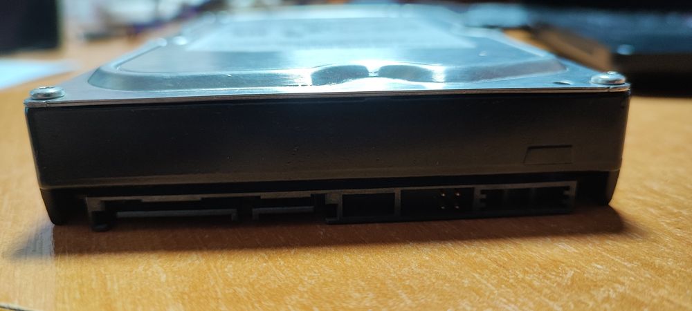 Жорсткий диск Sata 3.5  на 1 Тб