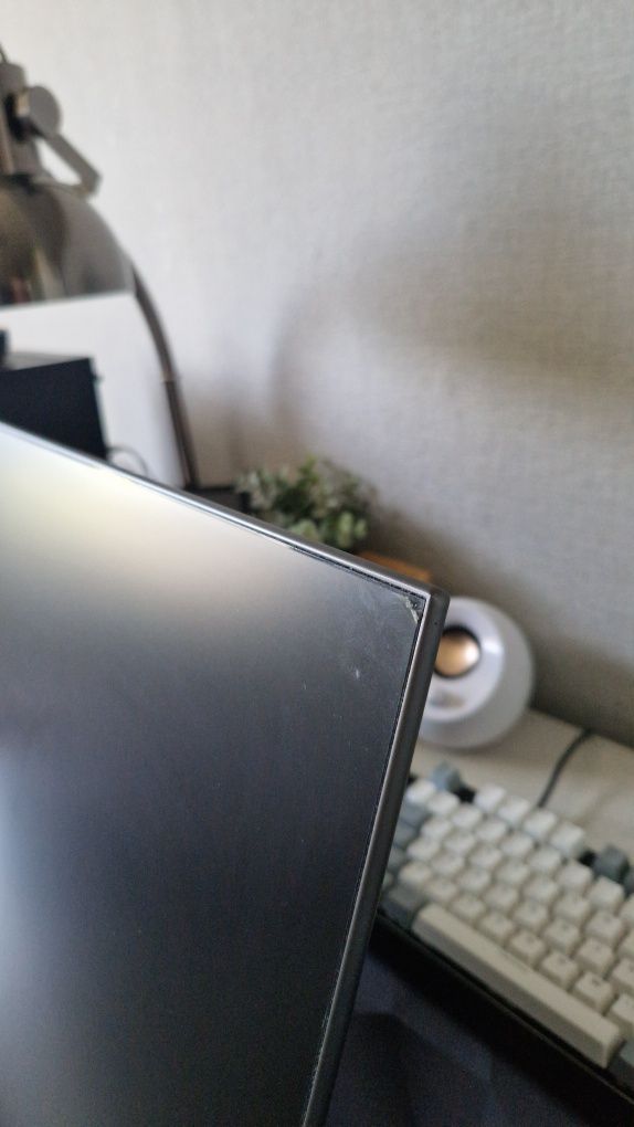 Monitor PEAQ PMO S240-IFC-1