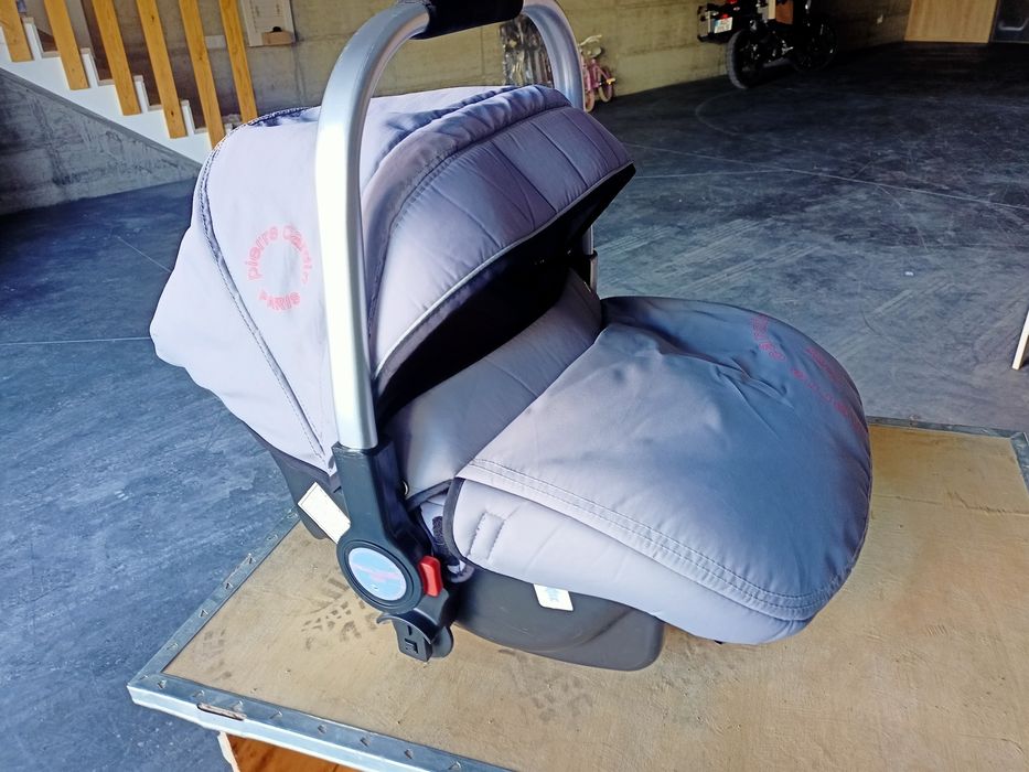Ovo Pierre Cardin