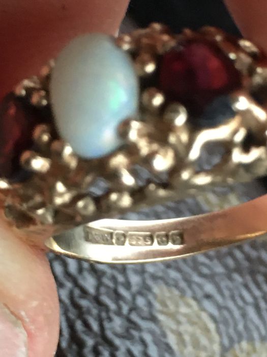Złoty pierscionek antyk opal granaty