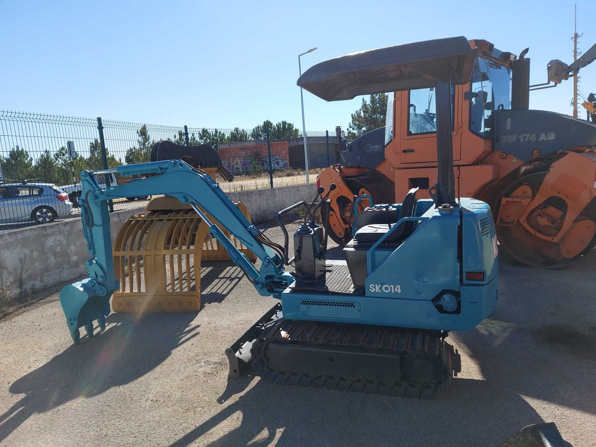 Mini escavadora Kobelco SK014