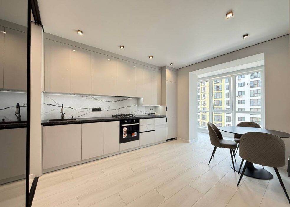 1-кімнатна ЖК,,На Щасливому" Нова.В наявності.  Є гардеробна!!!