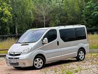 Opel Vivaro OPEL VIVARO 2.5CDTi~TOUR~Osobowy~Kamera~Klima przód tył~Zarejestrowany