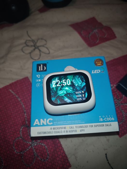 Продам блютуз навушники,з экраном.