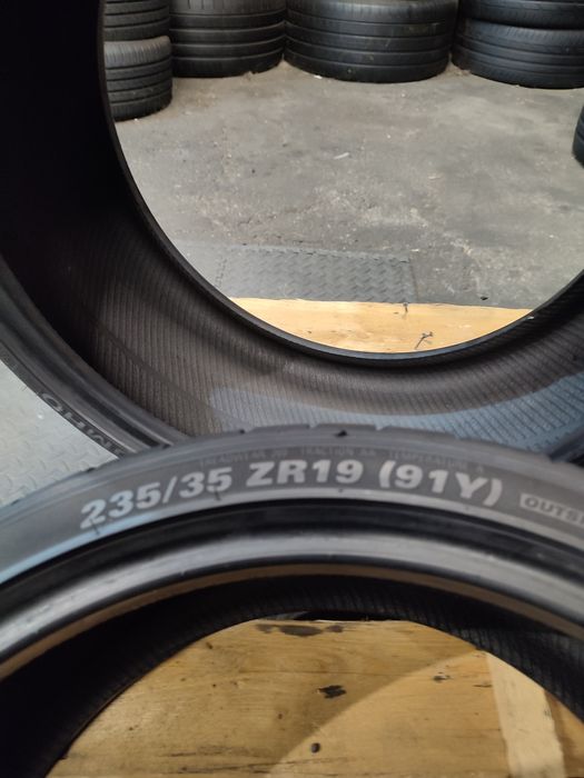 235/35/ 19  R19 Kumho Ecsta PS91 Dot 20
