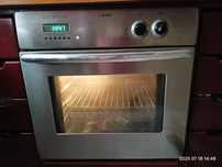 piekarnik do zabudowy marki ARDO, model prawdopodobnie HC00EF4 INOX