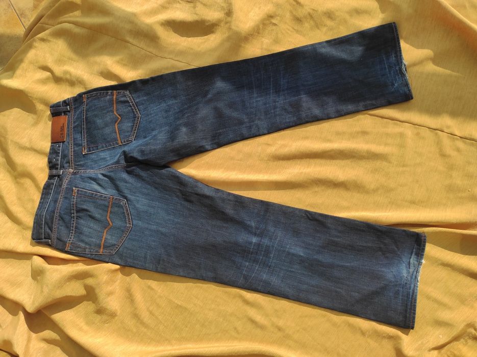 311. Spodnie jeansy Boss Orange W36L32 pas 90cm