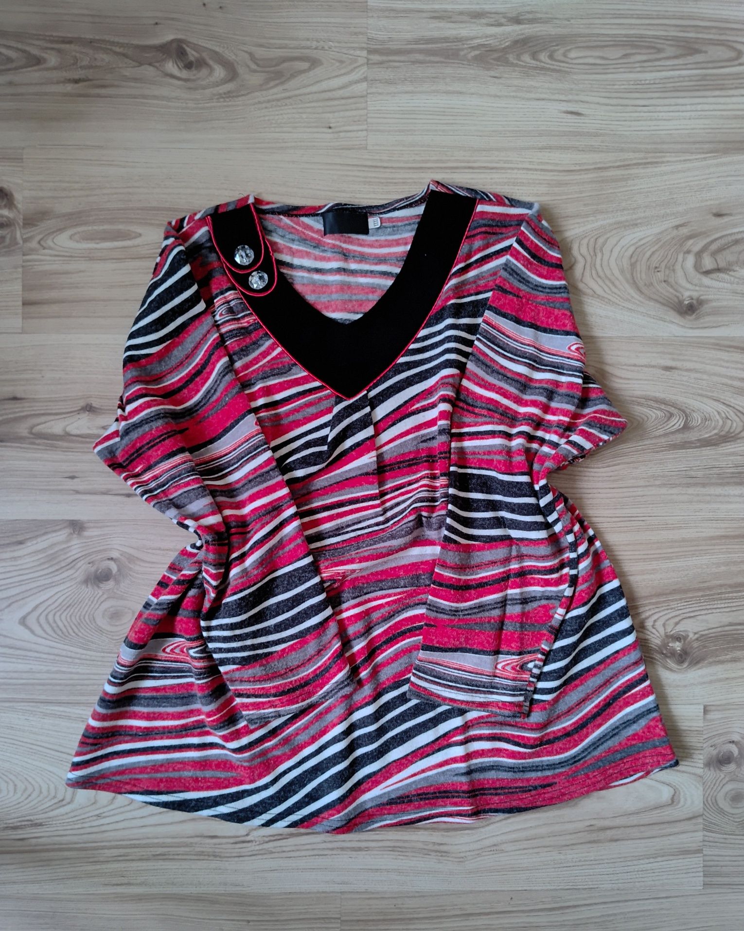 Elegancka bluzka sweterek z cyrkoniami w serek duży rozmiar 48