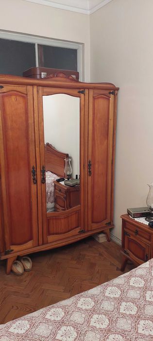 Mobilia de quarto vintage completa em madeira maciça