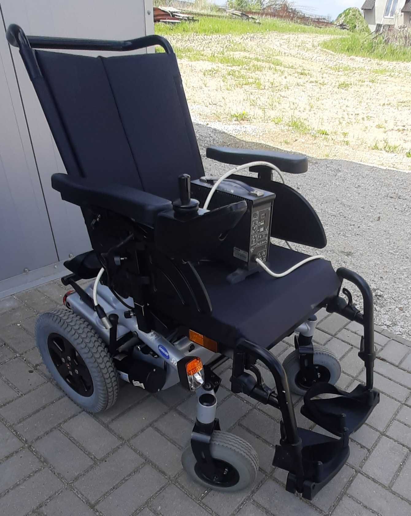 Wózek inwalidzki Invacare Stream ładny praktyczny nowe akumulatory