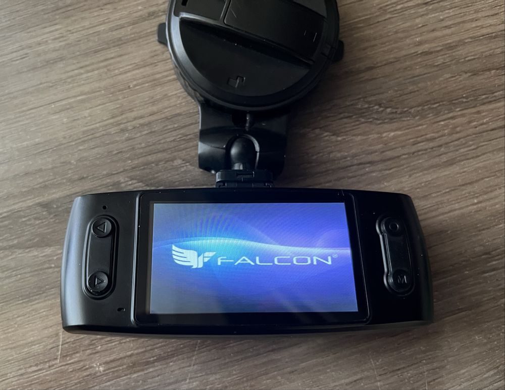 Видеорегистратор falcon hd28-lcd б/у в отличном состоянии