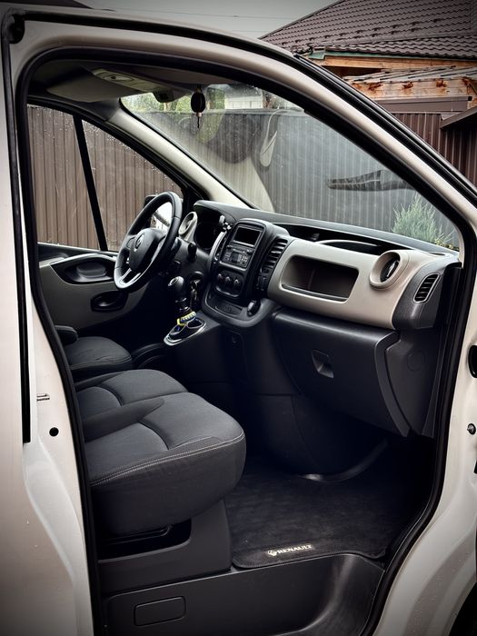 Renault Trafic 3 2016 року Пасажир 9 місць