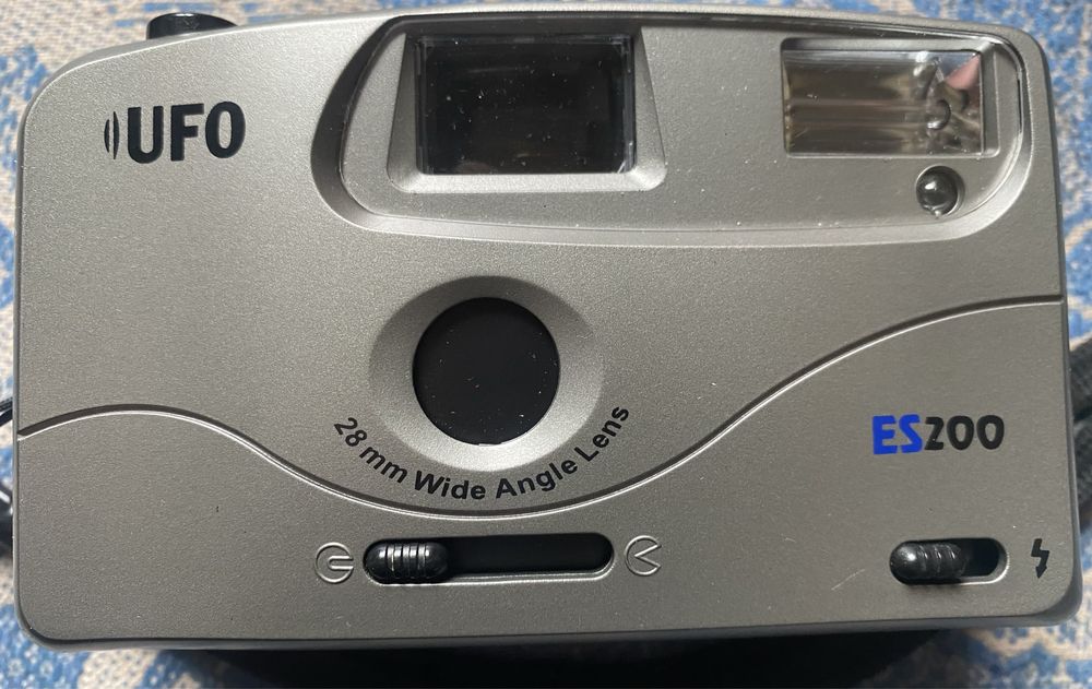 UFO ES200 плівковий фотоапарат