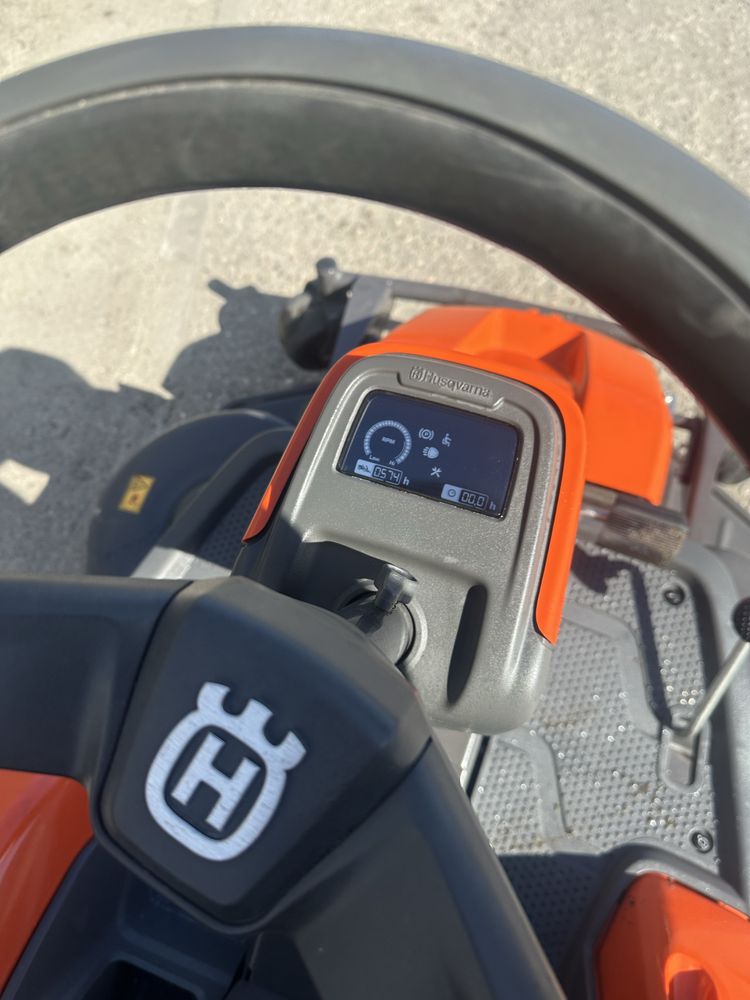 Profesjonalny traktorek kosiarka HUSQVARNA R320x AWD 2019r 4x4