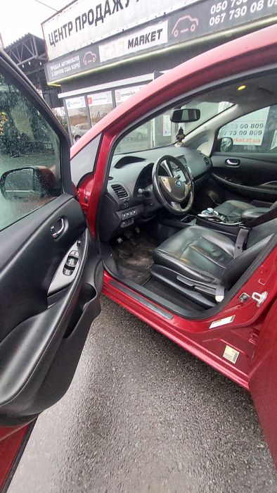 Nissan leaf.  ніссан ліф