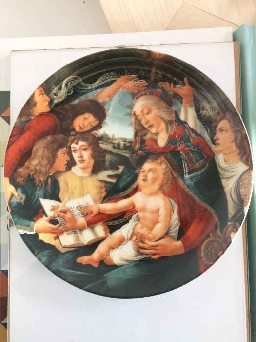 Prato em porcelana Vista Alegre.