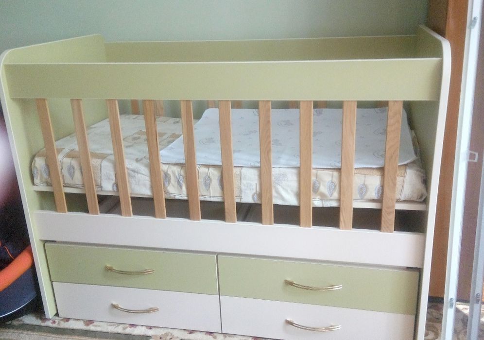 Дитяче ліжечко- маятник