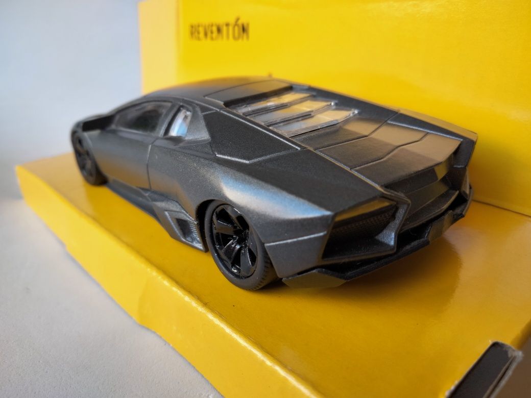 1:43 Lamborghini Reventón (2007)