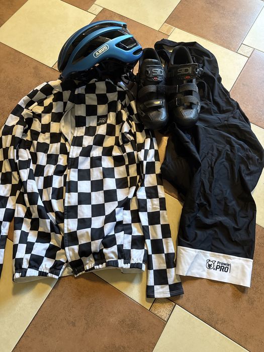 Rower szosowy kolarzówka Giant Defy Advanced Pro 1 Di2 M/L