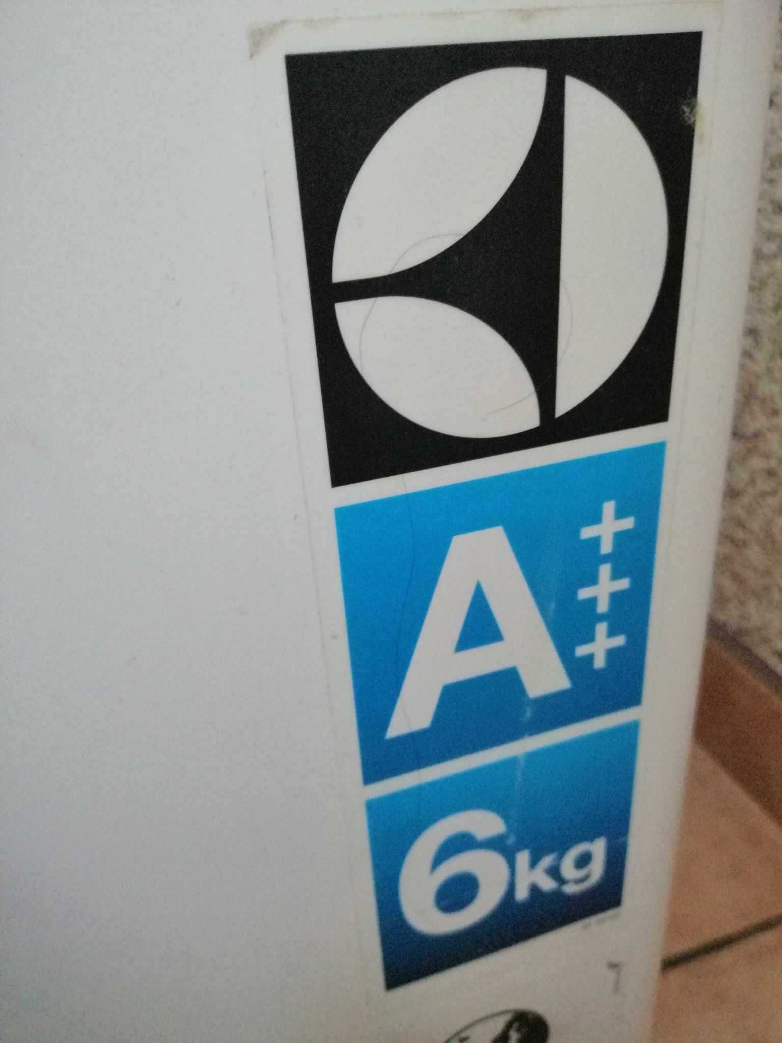 Pralka Elektrolux EWT 1266 TLW - otwierana  z góry