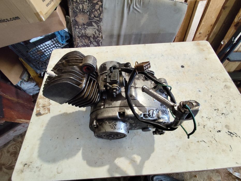 Продається двигун до мопеда Карпати.