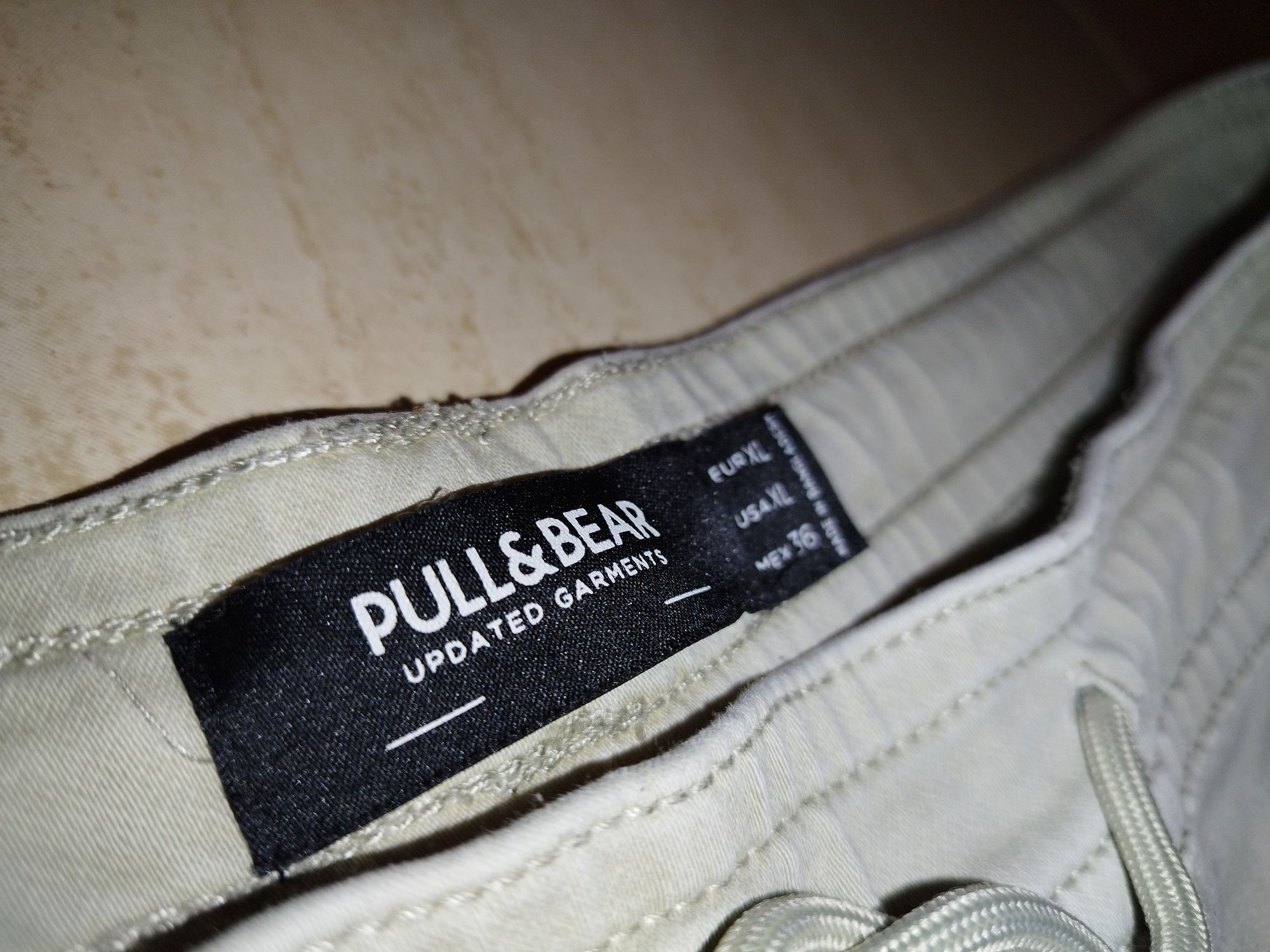 Calções Pull & Bear creme XL