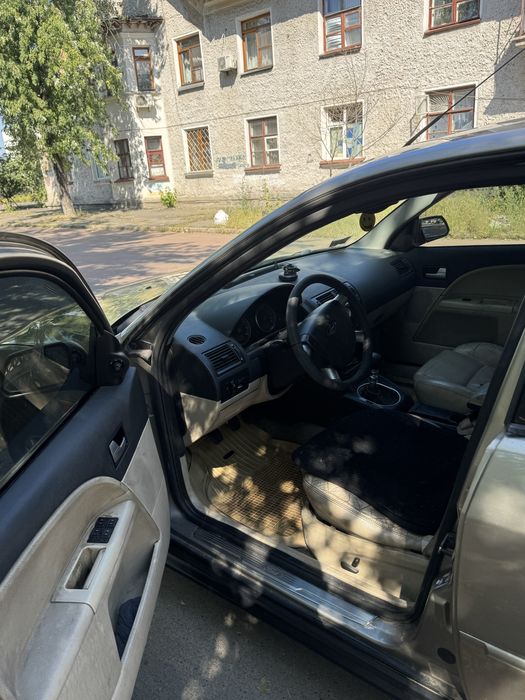 Ford mondeo 2002року