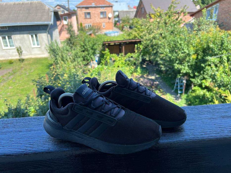 Кросівки Adidas (42)