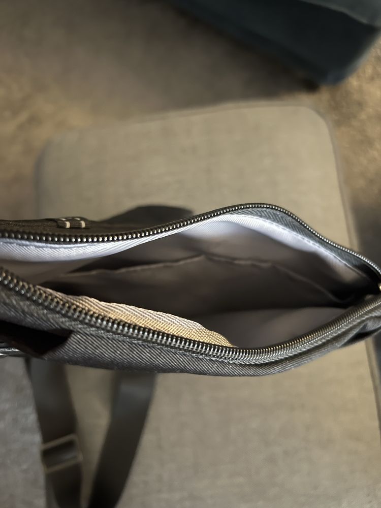 Mochila ombro nova
