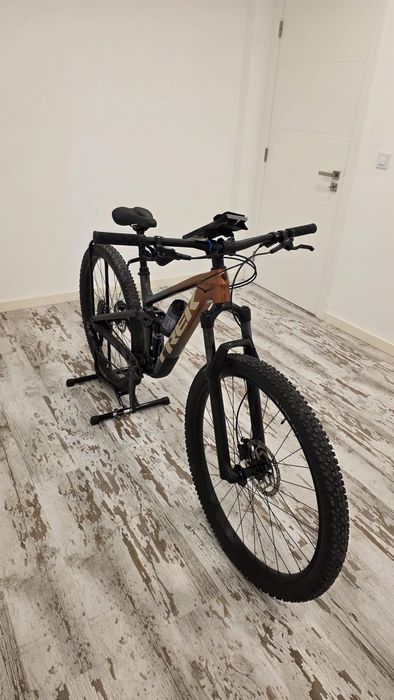 Bicicleta TREK Top Fuel 2024