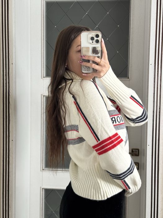 Шикарний теплий светр