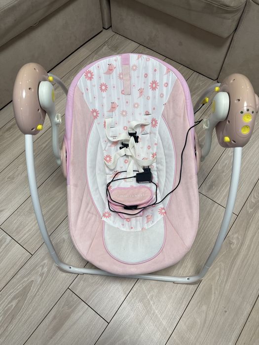 Дитяча гойдалка для немовлят. Заколисуючий центр. Крісло-гойдалка