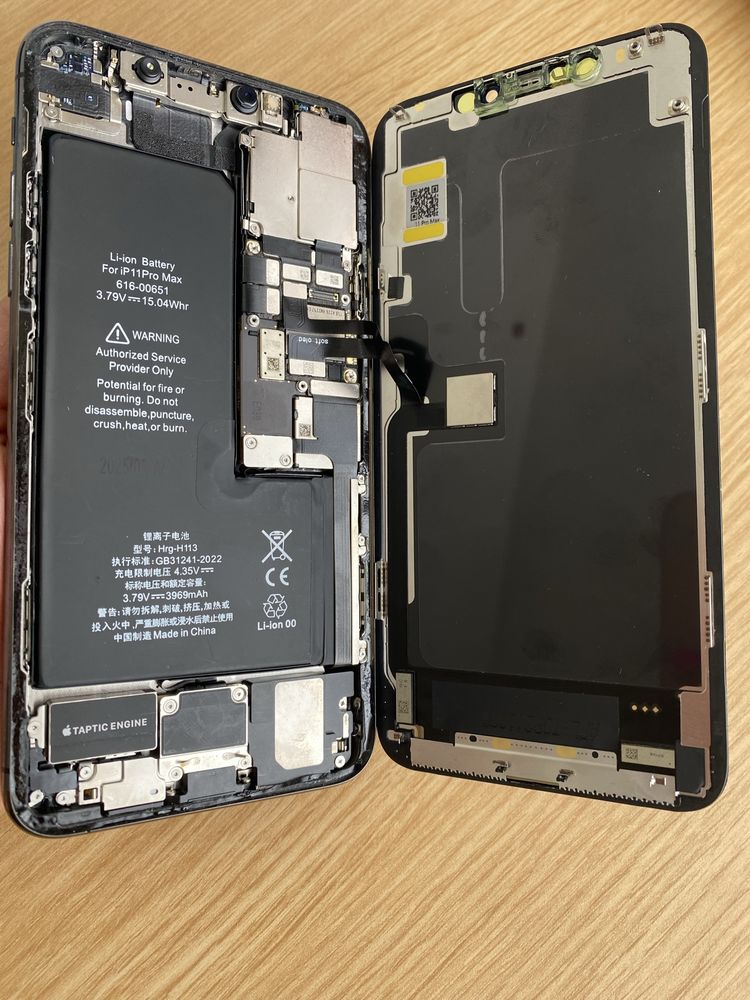 Iphone 11 pro max para peças com peças novas LER A DESCRIÇÃO