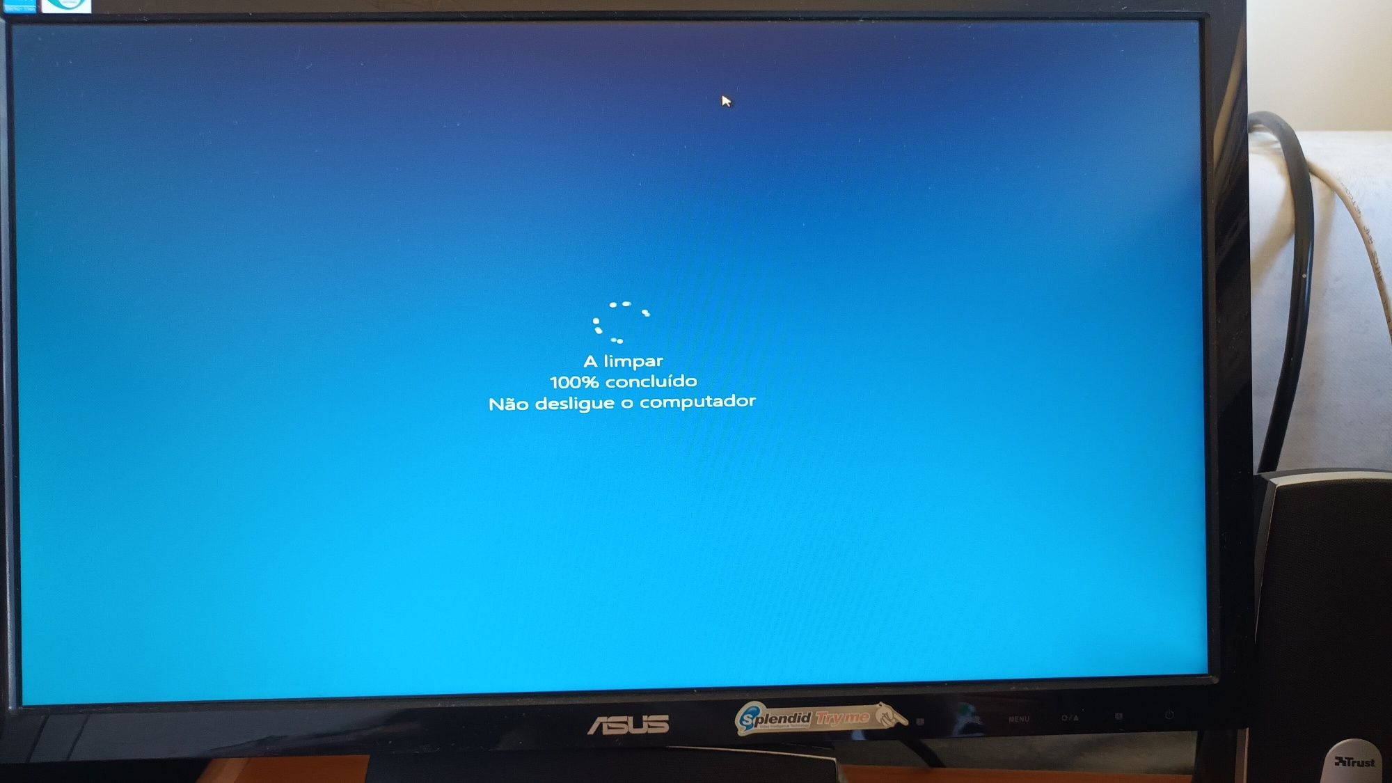 Asus i5 3.2GHZ formatada monitor 22