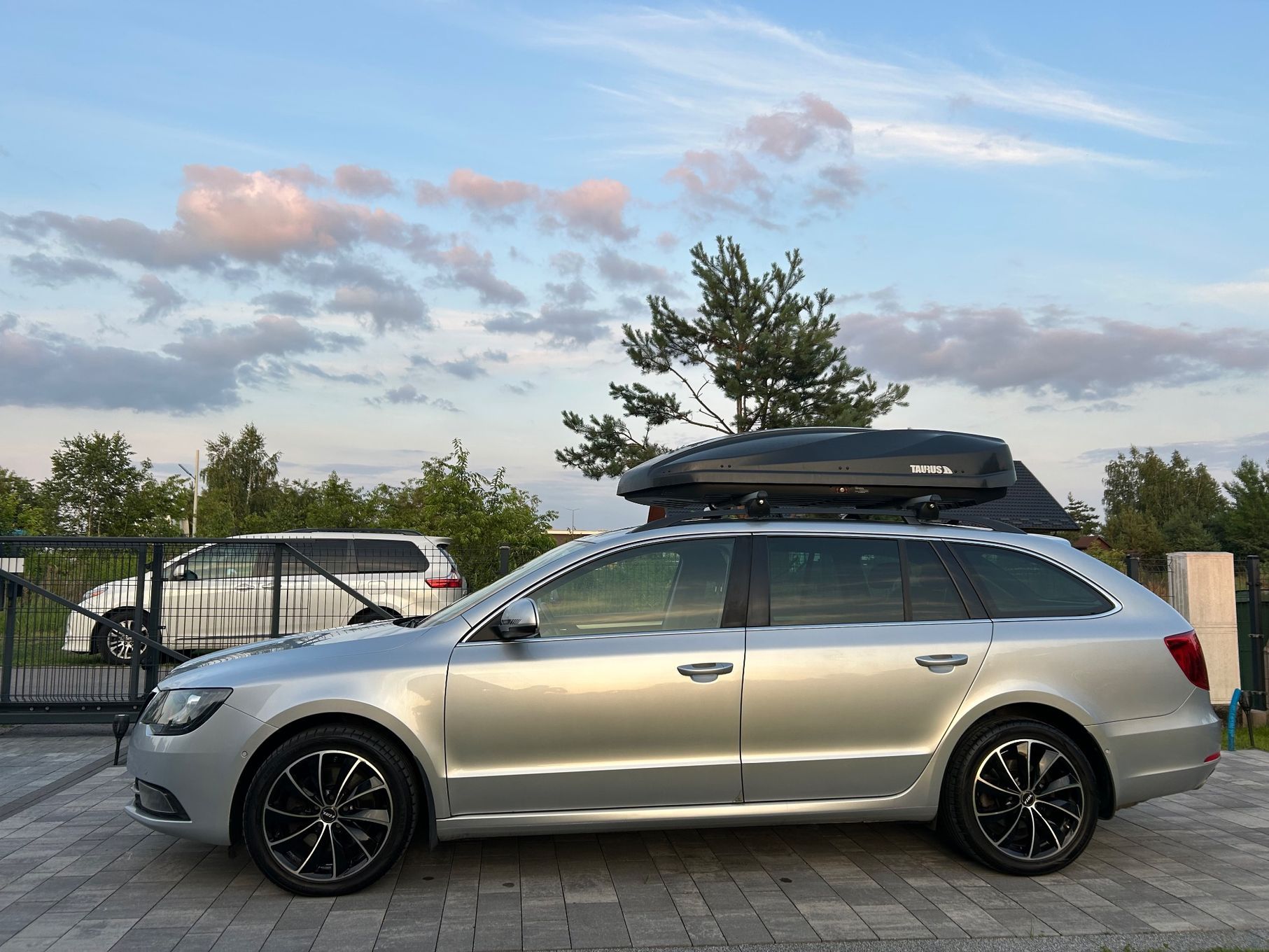 Skoda Superb Skoda Superb II kombi 2.0 170 KM (204 KM