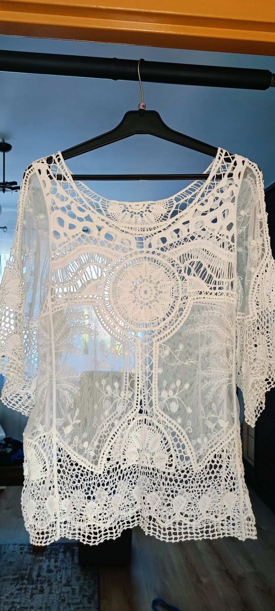 Biała bluzka boho, letnia bluzka boho z koronki, plażowa narzutka