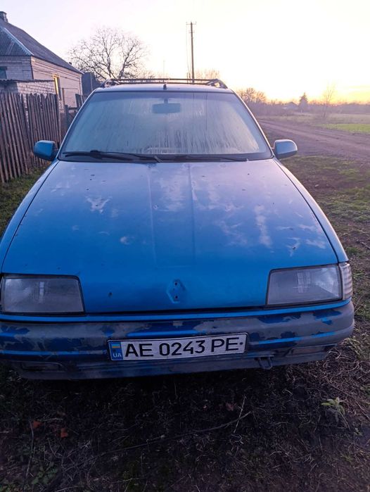 авто Рено 19 1989 року , 1,4  бензин